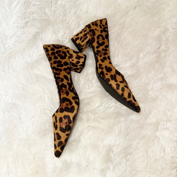 SHEIN Leopard Chunky Heel Pump - Picture 3 of 5